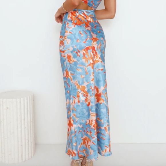 POKER PLAY SATIN MAXI DRESS BLUE - Picture 5 of 6